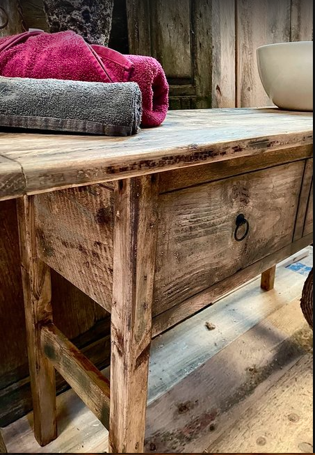 Meuble sous vasque Vintage en bois vieilli (Maningoza) - Dispo de suite - TimberSteel Atelier