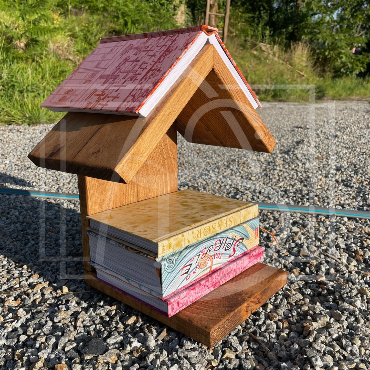 Support à livre – La Cabane - en bois massif - TimberSteel Atelier