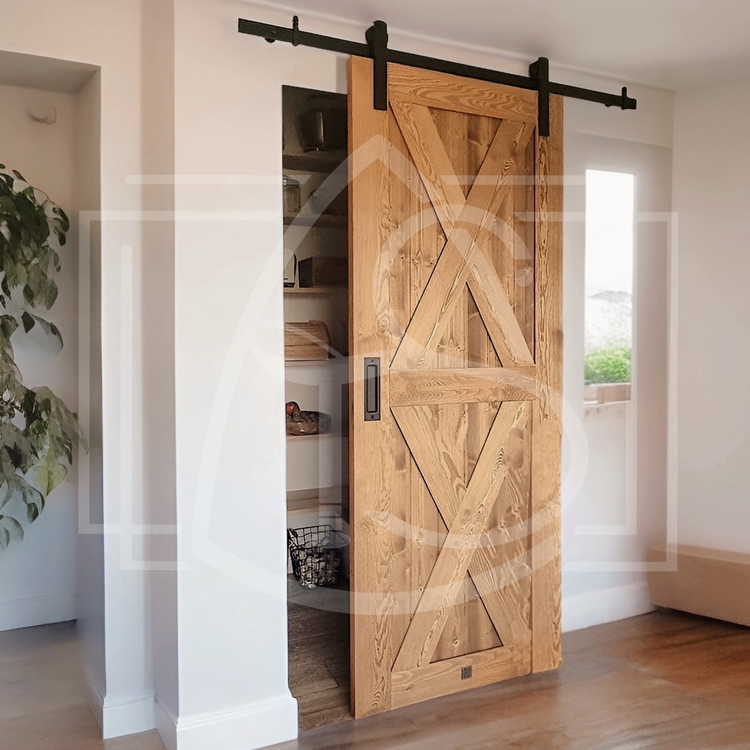 porte coulissant en bois et porte de grange