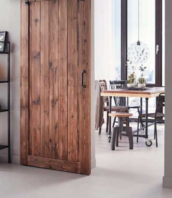 Porte coullissante en bois avec rail