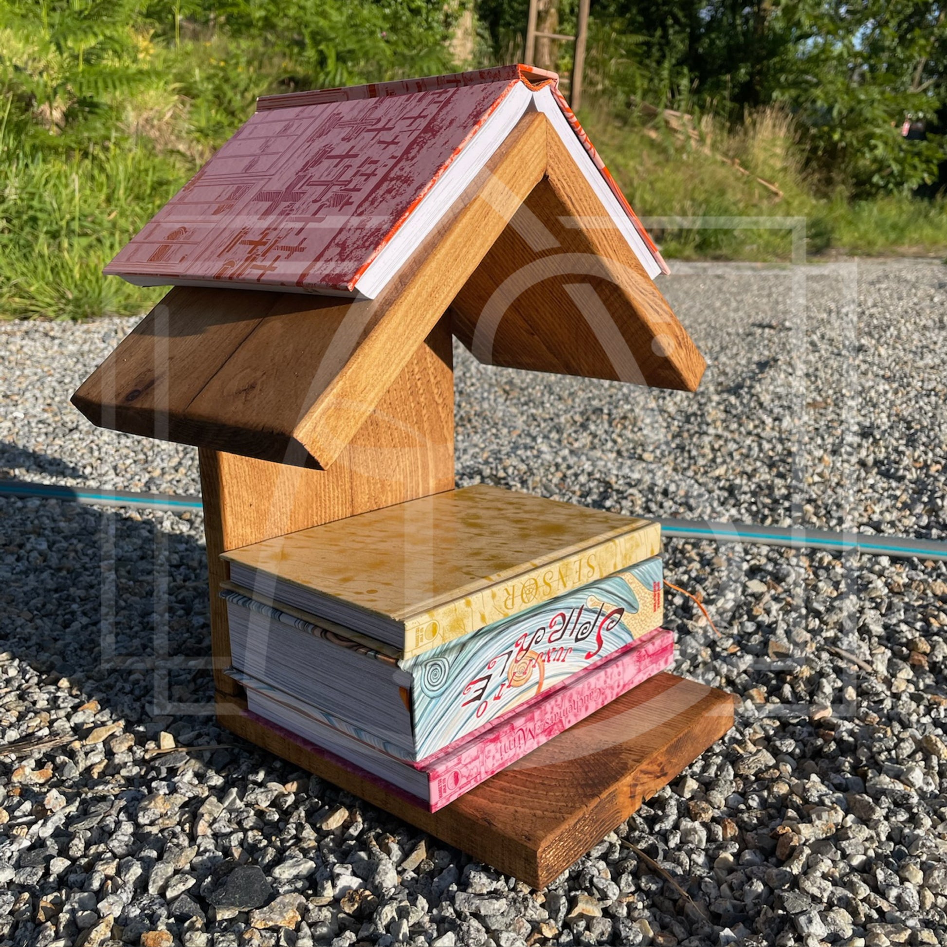 Support à livre – La Cabane - en bois massif - TimberSteel Atelier